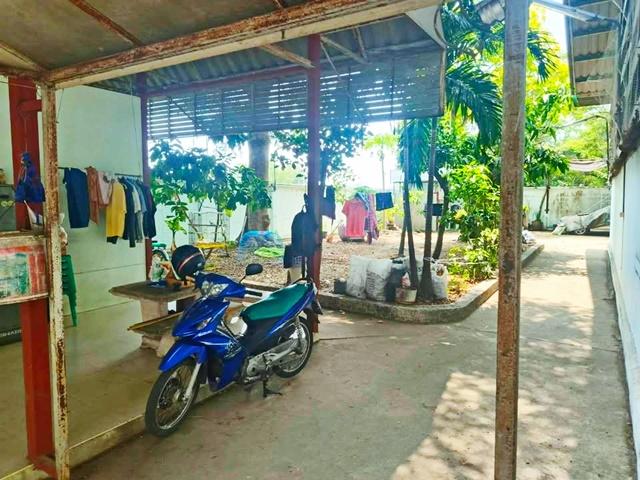 รถไฟฟ้า ตลาดมีนบุรี 1.5 กม. ให้เช่าด่วน อาคารพาณิชย์ 3ชั้น และ โกดัง รวม 1382ตรม. บนพื้นที่ 1 ไร่ ย่านมีนบุรี 6