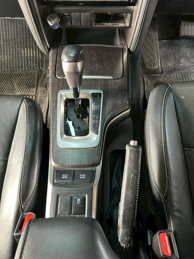 🚗 2021 Toyota Fortuner 2.4 V 2WD AT รูปที่ 14