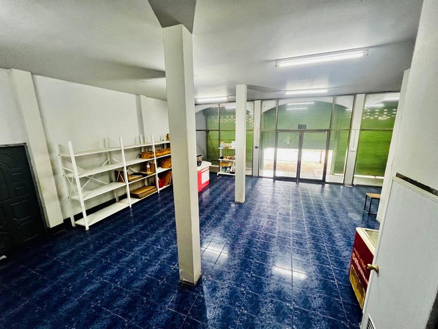 ขาย/เช่า อาคารพาณิชย์ 3 คูหา 2 ชั้น พร้อมโกดังเก็บสินค้า ตำบลห้วยสัก เมืองเชียงราย ระบบน้ำ-ไฟฟ้าพร้อมอยู่ได้ทันที 4