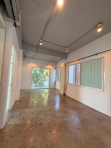 ให้เช่าโฮมออฟฟิศ 3 ชั้น พร้อมดาดฟ้า ซอยเพชรบุรี 47 ใกล้พระราม 9-RCA 6