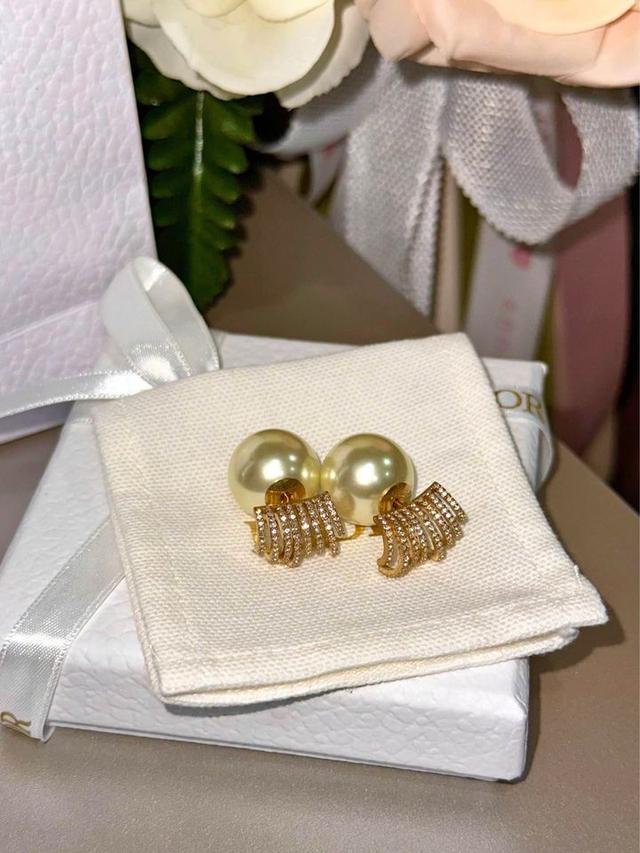 Dior Cascade Pearl Earrings 1