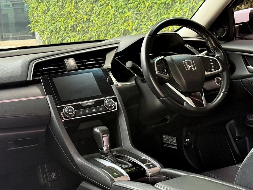 2018 HONDA CIVIC FC 1.8 EL รถมือเดียวออกป้ายแดง รถวิ่งน้อย เข้าศูนย์ทุกระยะ รถไม่เคยมีอุบัติเหตุครับ 12