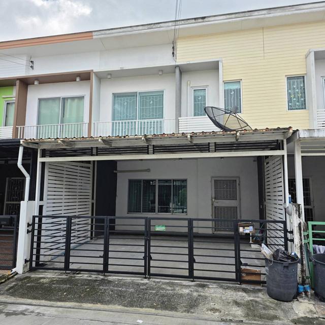 ‼️‼️ต้องกาขาย เดอะคอนเนค 22 รามอินทรา-มีนบุรี ✅️ขนาด21 ตร.ว.พื้นที่ใช้สอย 120 ตร.ม. ✅️3 ห้องนอน 2 ห้องน้ำ 2 ที่จอดรถ ✅️ติดถนนใหญ ใกล้ตลาดมีนบุรี ✅️ห้ 2