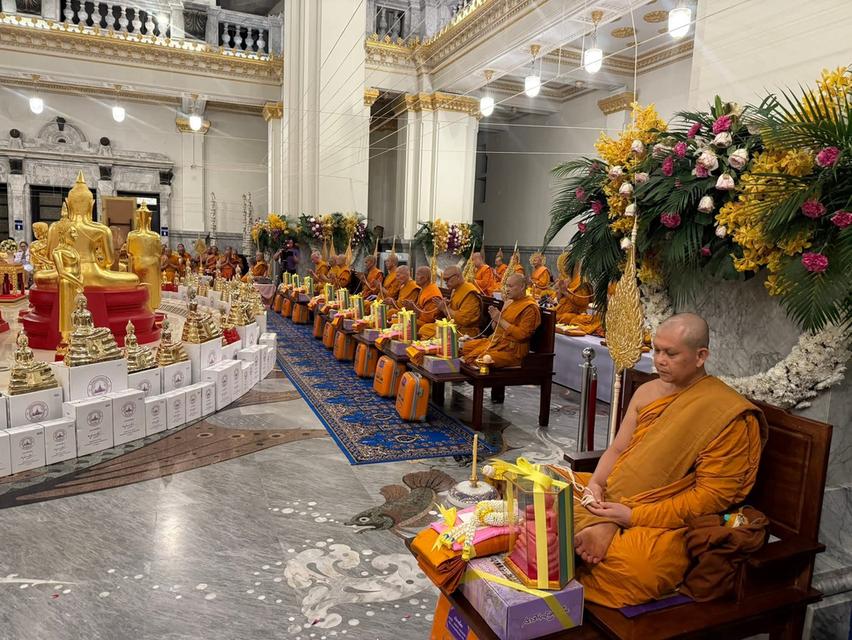 เหรียญหล่ออาร์มบอร์นชุบเงินลงยาเหลืองหลวงพ่อโสธร รุ่น ประวัติศาสตร์ตำรวจ ๒๕๖๘ 8