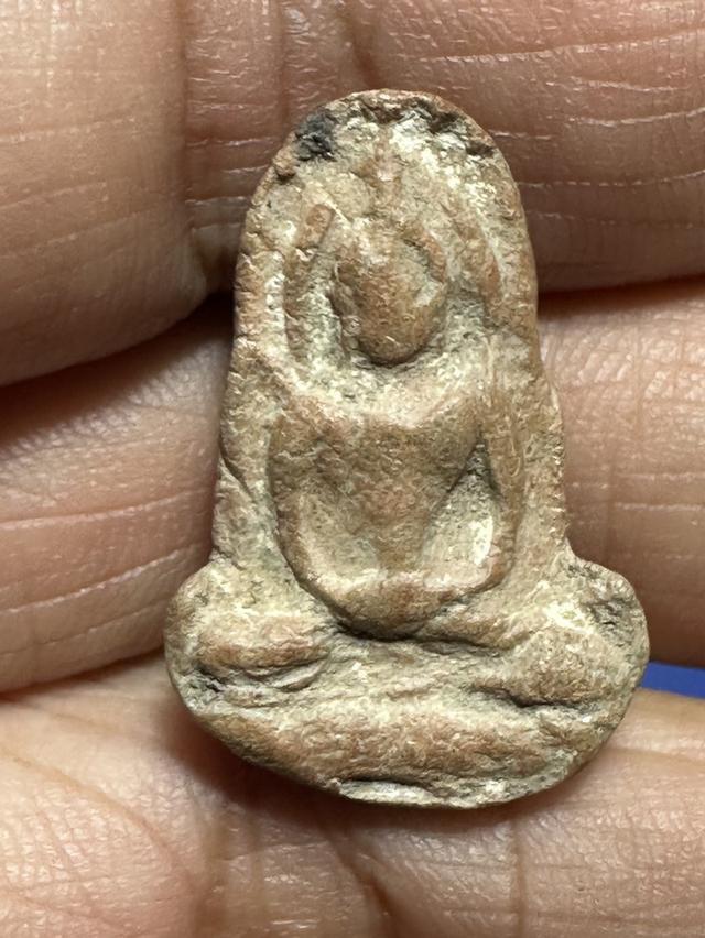 พระกำแพงซุ้มกอพิมพ์ใหญ่ ตัดชิด