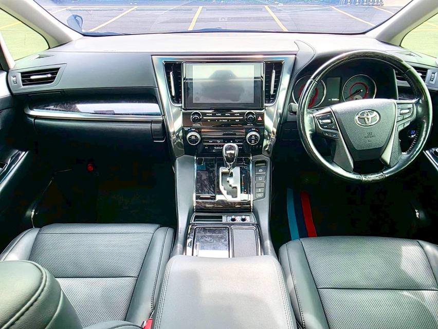 Toyota ALPHARD 2.5SC PACKAGE สีดำ ปี 2022 ไมล์ 55,000 กม.  10