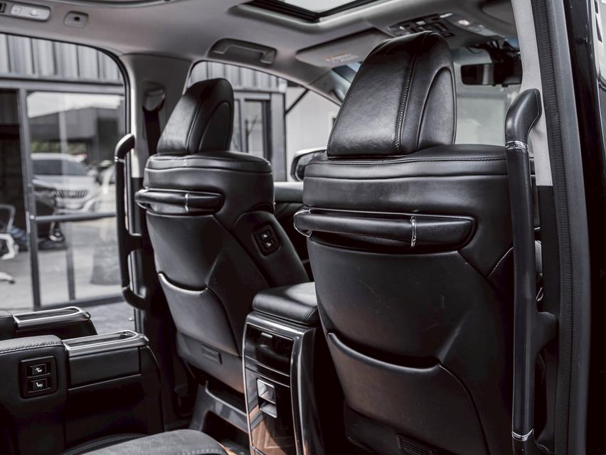 รหัสรถ 67GG5551 Toyota Alphard 30 SC ปี 2023 เป็นรถ MPV อเนกประสงค์แปลงโฉมเป็น Alphard 40  13