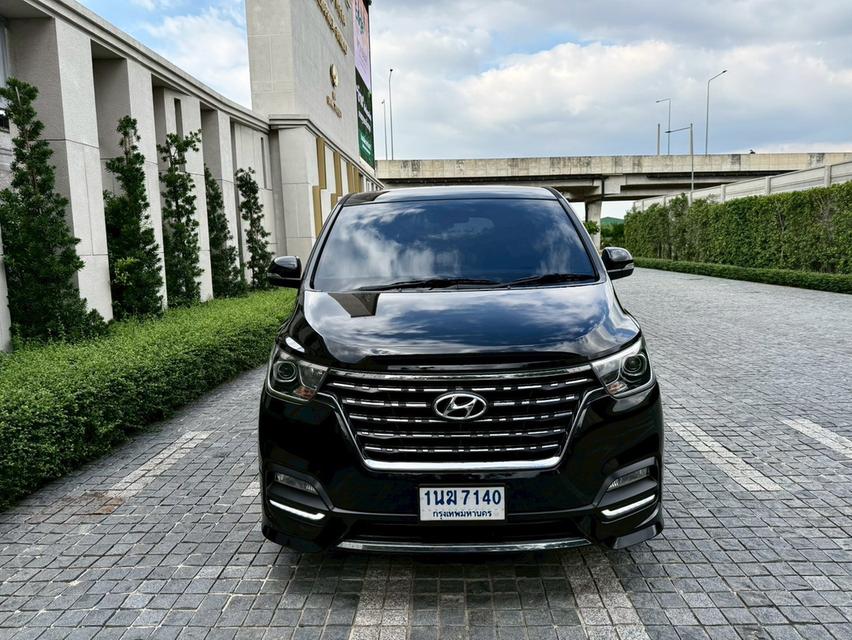 Hyunda H1 2.5 Elite ปี 18 3