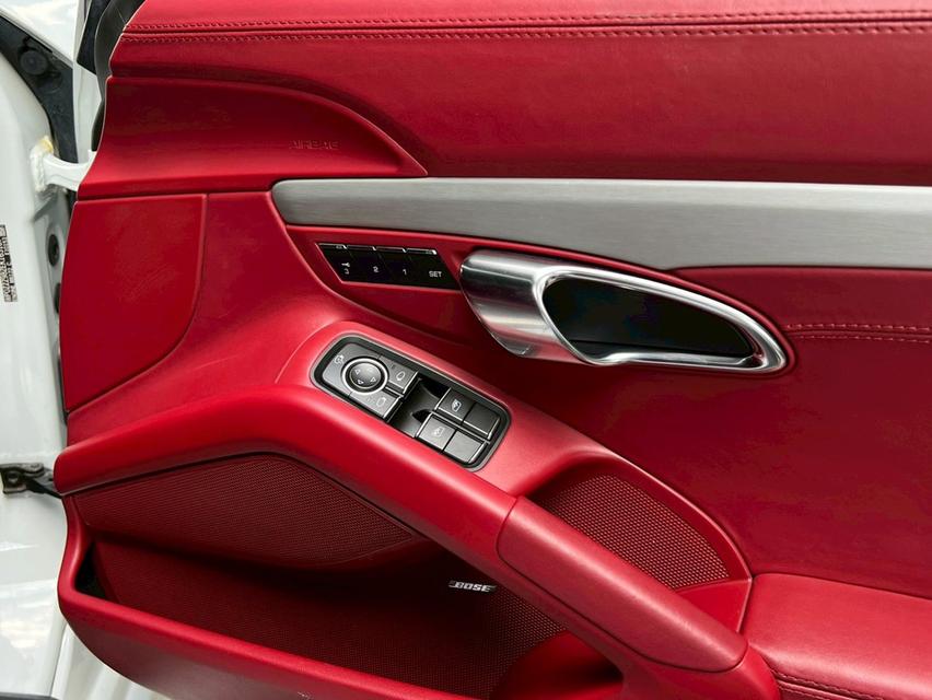 PORSCHE CAYMAN 2.7 TOP 8