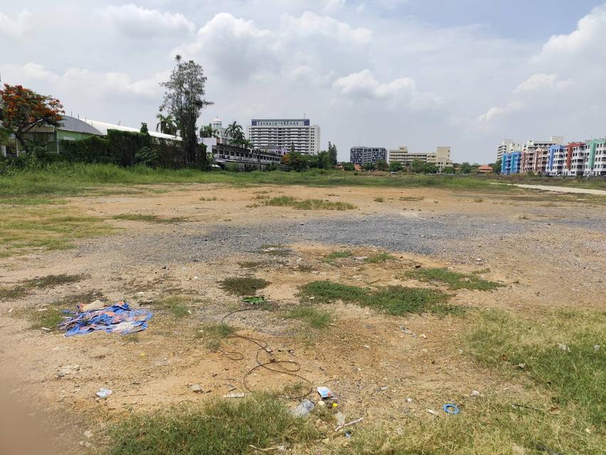 Selling large land very beautiful land with main road suitable big project ONNUT - LATKRABANG ROAD 1