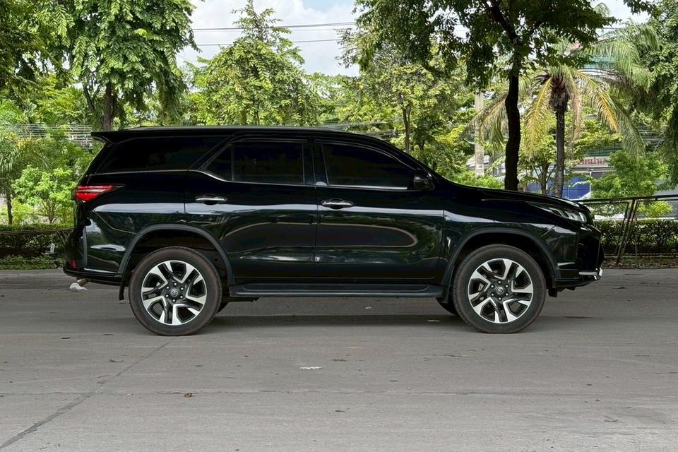 Toyota FORTUNER 2.4 Legender 2WD AT ปี 2022