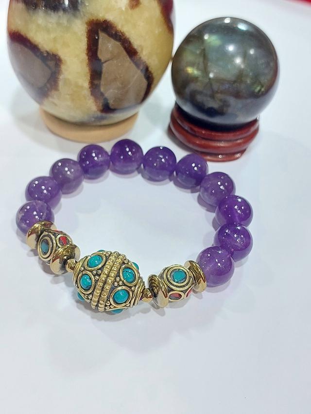 สร้อยข้อมือ Amethysts stone 12 mm With Nepal bead คละแบบ ยาว 18 cm รูปที่ 6