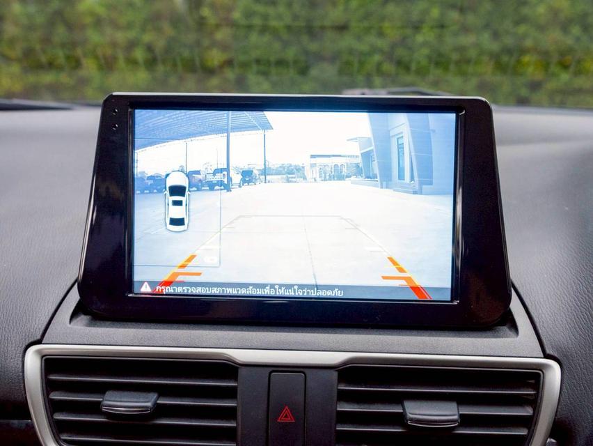 Mazda 3 2.0C Sport Hatchback ปี 2016 11