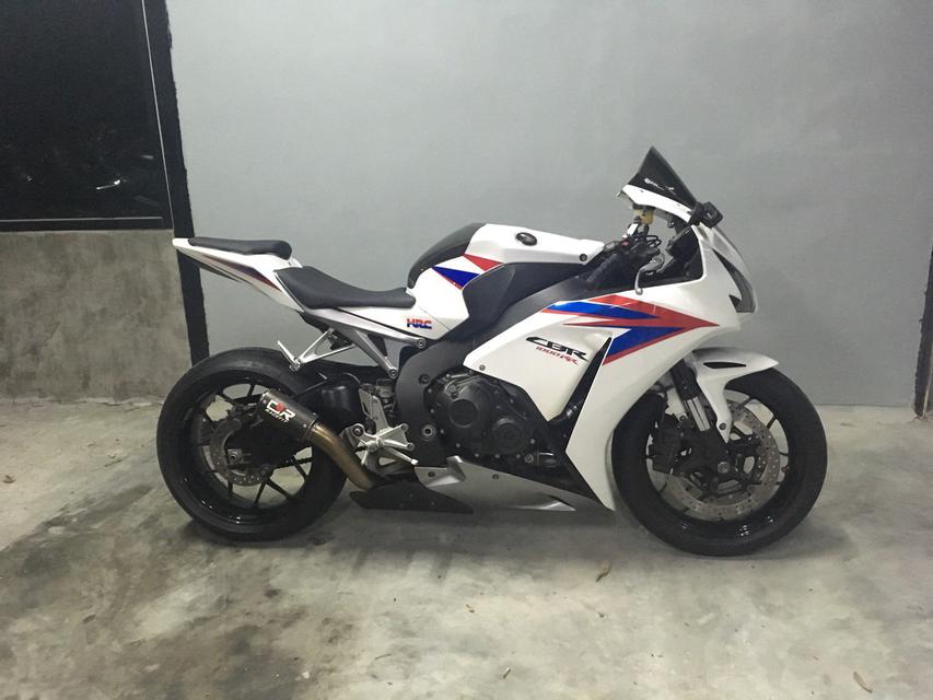 CBR1000RR ปี 12 สเปคเมกา รถพร้อมใช้ ทะเบียน 67 มีท่อแถมให้ 1