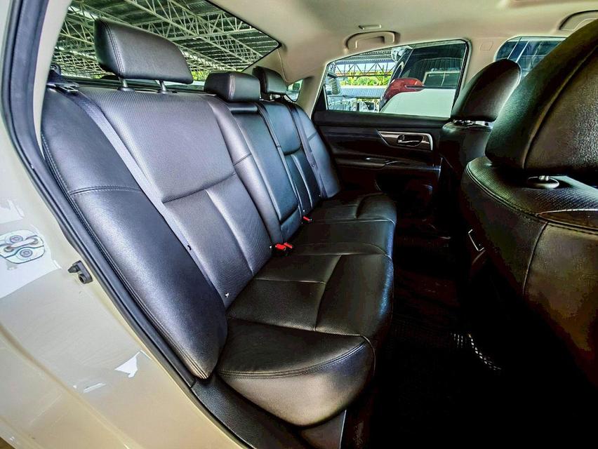 NISSAN TEANA 2.0XL 11