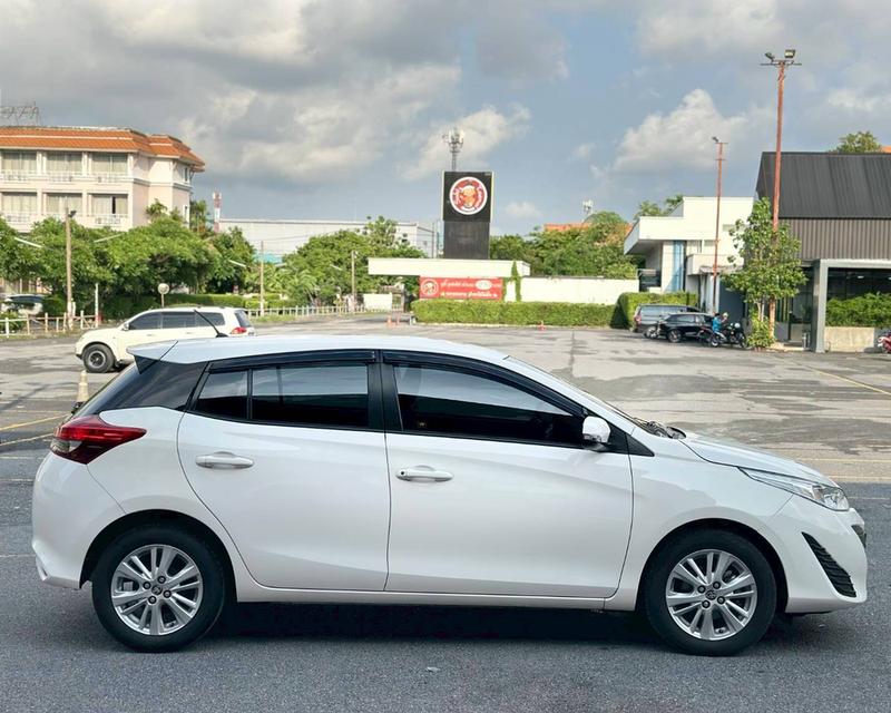 TOYOTA YARIS Ativ 1.2 E Hatchback สีขาว ปี 2019 7