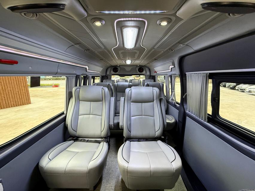 TOYOTA COMMUTER 2.8 2020   14