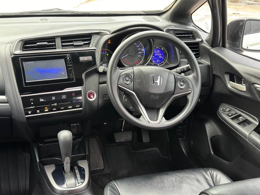 รหัสรถ PAT5123 HONDA JAZZ GK 1.5RS A/T ปี2017 13