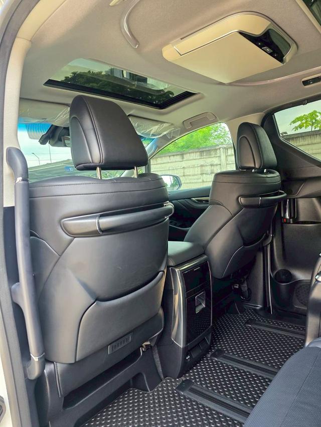 Toyota ALPHARD 2.5SC PACKAGE สีขาว ปี 2022 ไมล์ 62,000 กม.  9