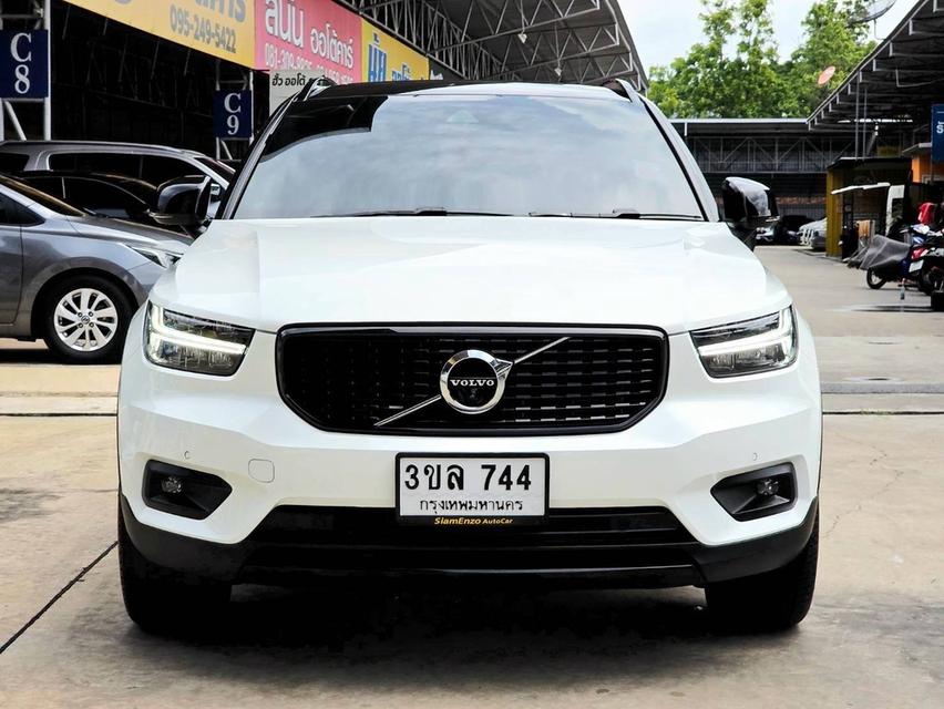 (แจ้งรหัสรถ SEZ744) Volvo XC40 Recharge T5 Inscription (Plug-in Hybrid) เกียร์ ออโต้ เบนซิน+ไฟฟ้า สี ขาว ปี 2022 จด 2023 รูปที่ 4