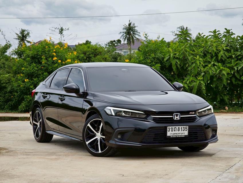 HONDA CIVIC FE Sedan 4dr e:HEV RS E-CVT FWD 2.0 Y22. สีดำ  เกียร์ออโต้  3