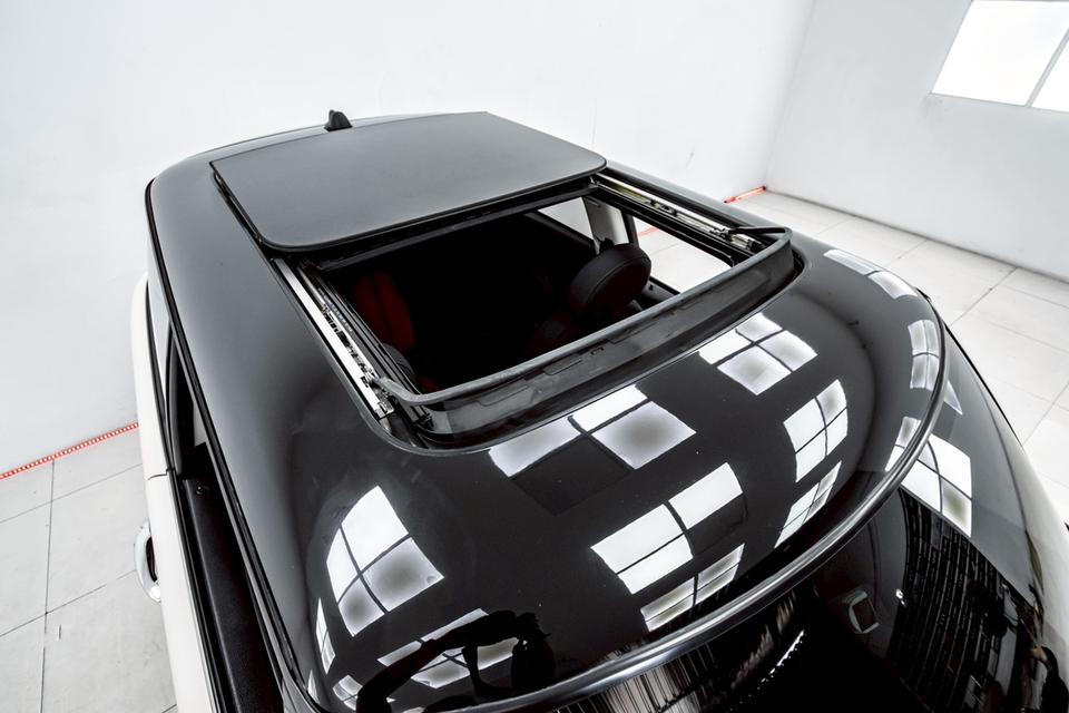 MINI COOPER 1.6 RHD SUNROOF (R56) 2011 16
