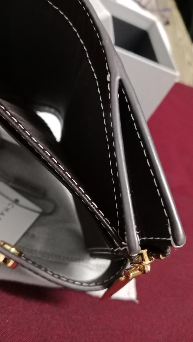 กระเป๋าสตางค์ CHARlES KEITH 9