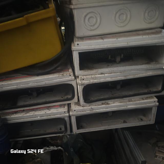 อุปกรณ์ไฟฟ้า และอุปกรณแอร์ อุปล่อฟ้า