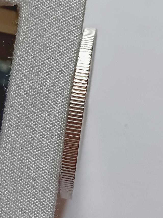 เหรียญ 20 บาท นิกเกิลขัดเงา ที่ระลึกครบ 90 ปี กรมธนารักษ์ พ.ศ.2566 พร้อมกล่อง และใบเซอร์​ ราคาต่อ​ 1 ชุด มี​ 5 ชุด 3