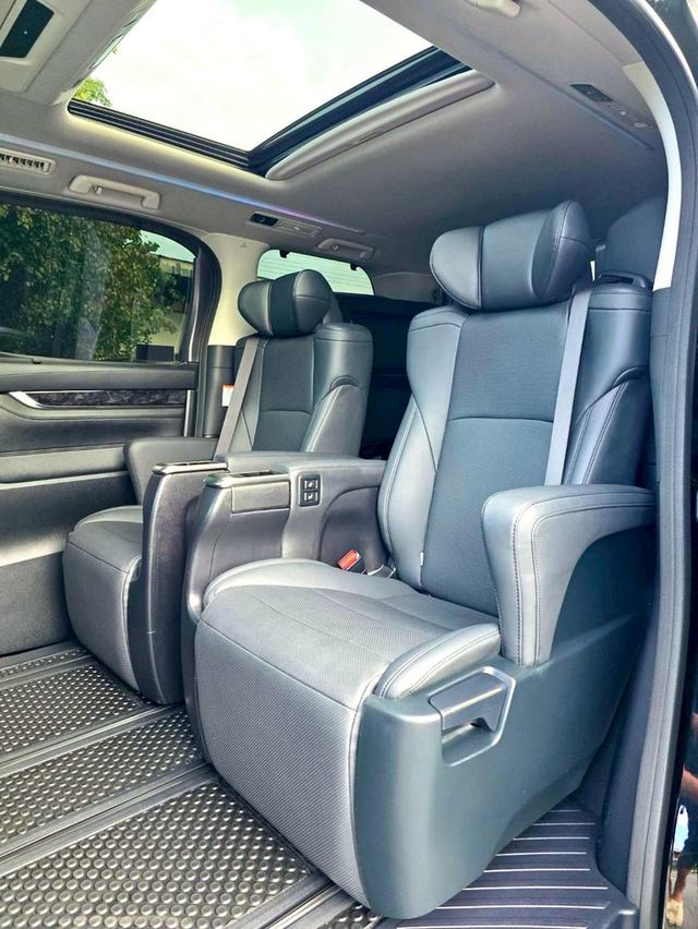 Toyota ALPHARD SRC E-Four ดำ ปี 2022 ไมล์ 57,000 กม.  12