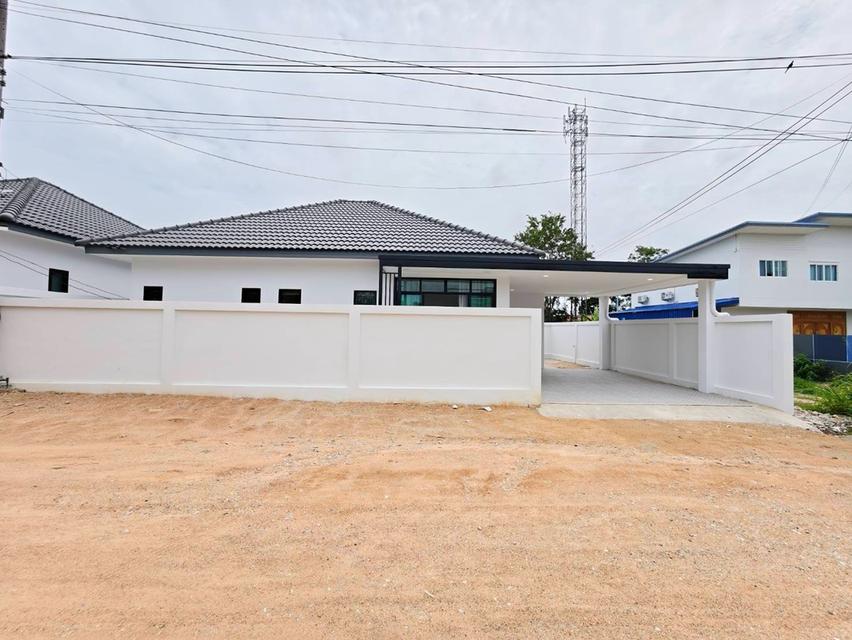 บ้านสวยทำเลดี ติดอ่างเก็บน้ำมาบประชัน พร้อมเข้าอยู่ เฟอร์นิเจอร์ครบ ทำเลขอบอ่างมาบประชัน บรรยากาศดี เดินทางสะดวก รายล้อมด้วยสิ่งอำนวยความสะดวกครบครัน 1