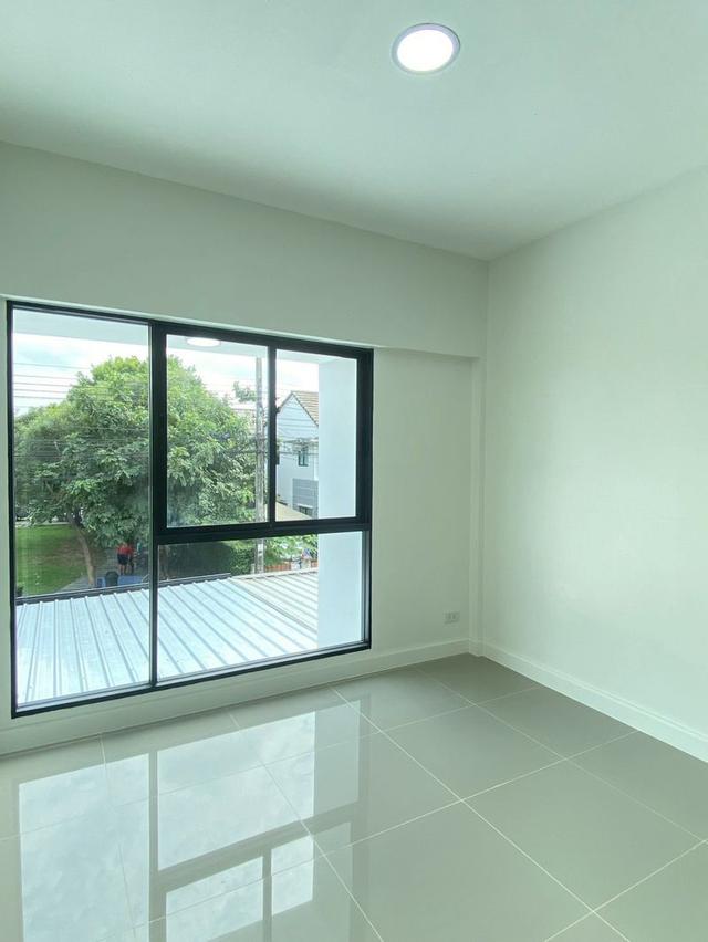 ขาย ทาวน์เฮาส์ 2 ชั้น ,เนื้อที่ 38 ตารางวา หมู่บ้านเดอะวิลล่า วงแหวน-รามอินทรา ซอยคู้บอน 27 แยก 10 แขวงท่าแร้ง เขตบางเขน กรุงเทพฯ 8