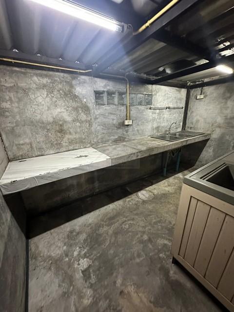 ให้เช่าอาคารพาณิชย์ 4.5 ชั้น 380 ตรม. ติดถนนใหญ่รัชดาภิเษก แยกรัชดา ลาดพร้าว ติด MRT ลาดพร้าว 8