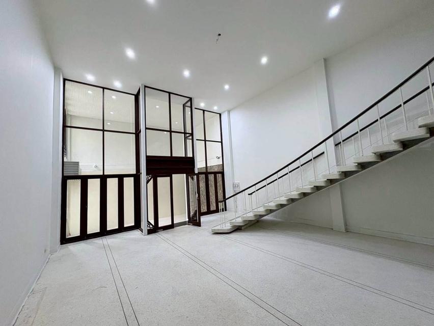 ขายด่วน ทาวน์เฮ้าส์ 7 ชั้น ย่านสยาม บรรทัดทอง พร้อมอยู่ (N.1989) 1