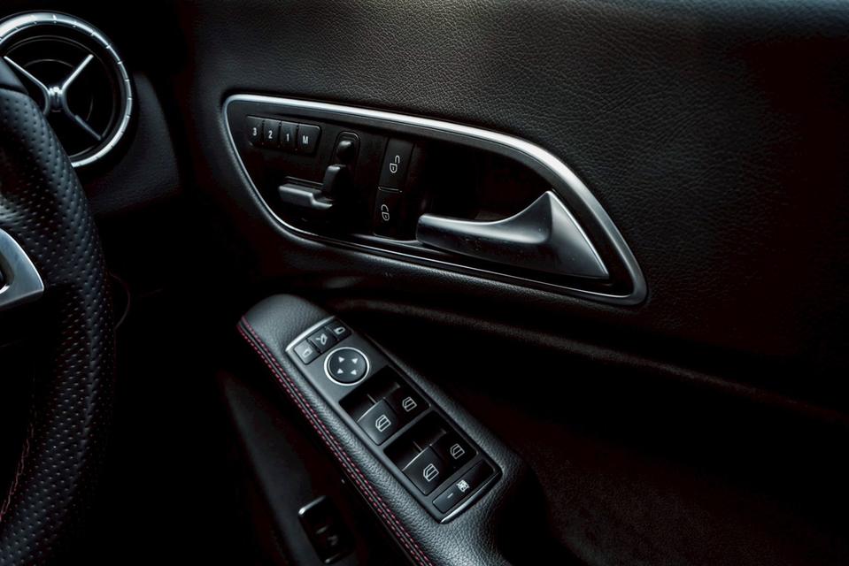 Mercedes-Benz CLA250 Coupe AMG Dynamic W117 AT 2016 รูปที่ 14