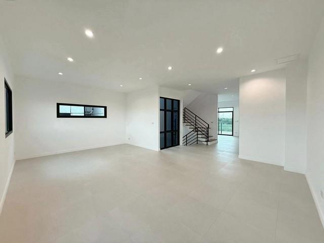 โฮมออฟฟิศ คลองสี่ พื้นที่ 49 ตร.ว. ต.คลองสี่ อ.คลองหลวง จ.ปทุมธานี 5