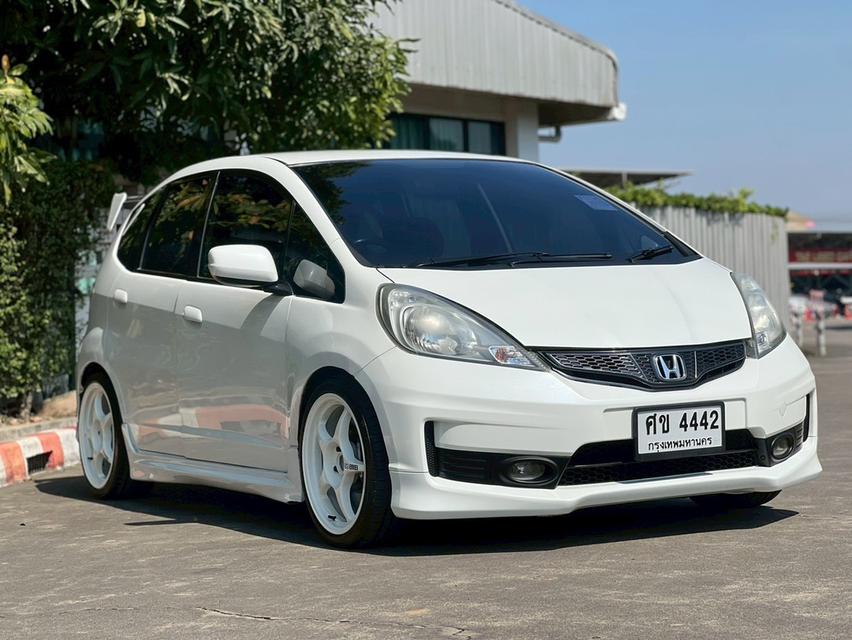 Honda Jazz 1.5V 2010 มือสอง รูปที่ 16