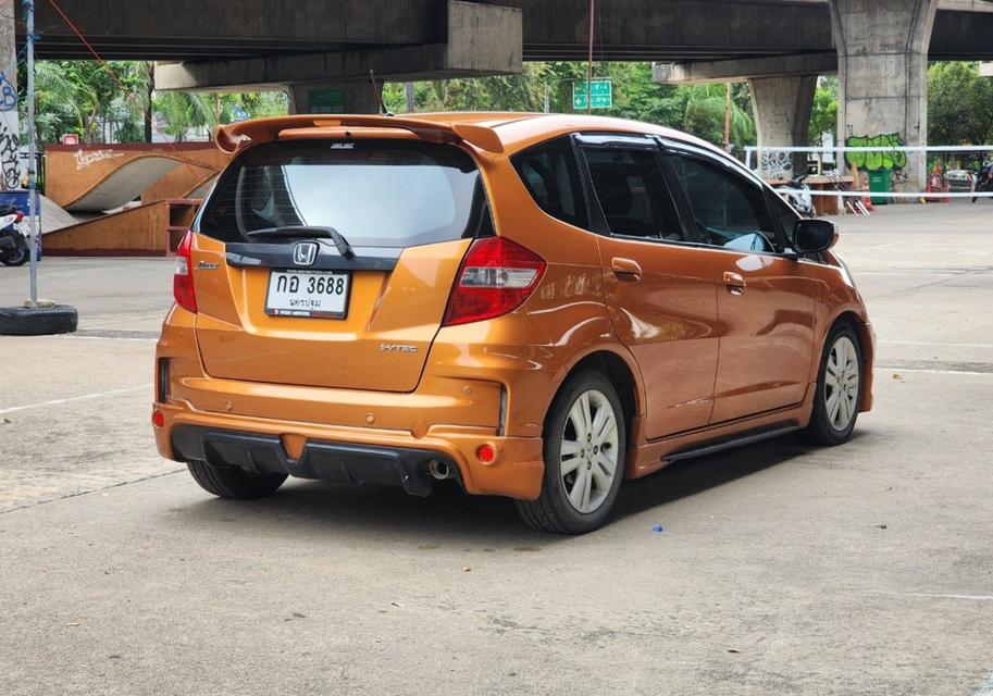 Honda Jazz GE 1.5 SV Auto I-VTEC ปี 2012 4