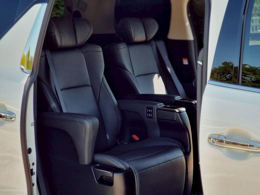Toyota Alphard 2.5 SC Package ปี 2023 ไมล์ 29,xxx km. 8