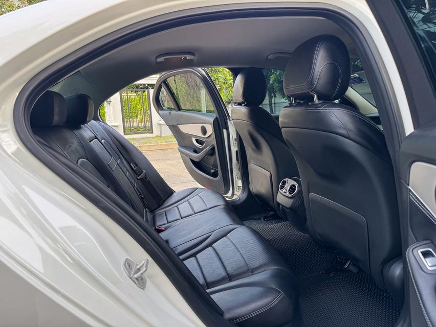 รหัสรถ AVA6292 📌 Benz C200 AMG เบนซินล้วน w205 ปี 2016  12