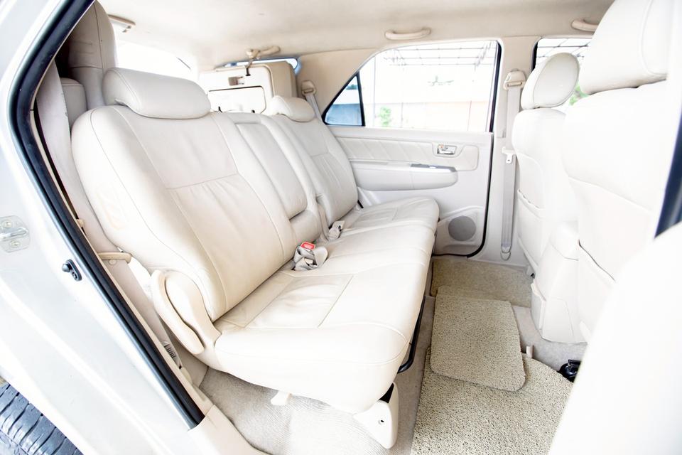 TOYOTA FORTUNER 3.0V 4WD สีเทา เกียร์ออโต้ ปี 2006 สวยสภาพดี 13
