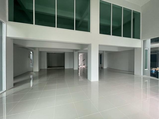 ขายอาคารสำนักงาน 7 ชั้น 1235 ตรม. พงษ์ศิริชัย คอมเพล็กซ์ พร้อมลิฟท์ ใกล้เซ็นทรัลปิ่นเกล้า 2