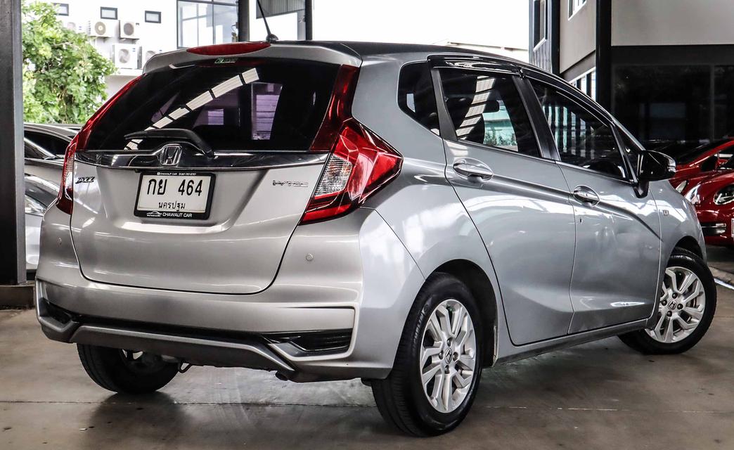 2017 HONDA JAZZ 1.5 i-VTEC V+  6