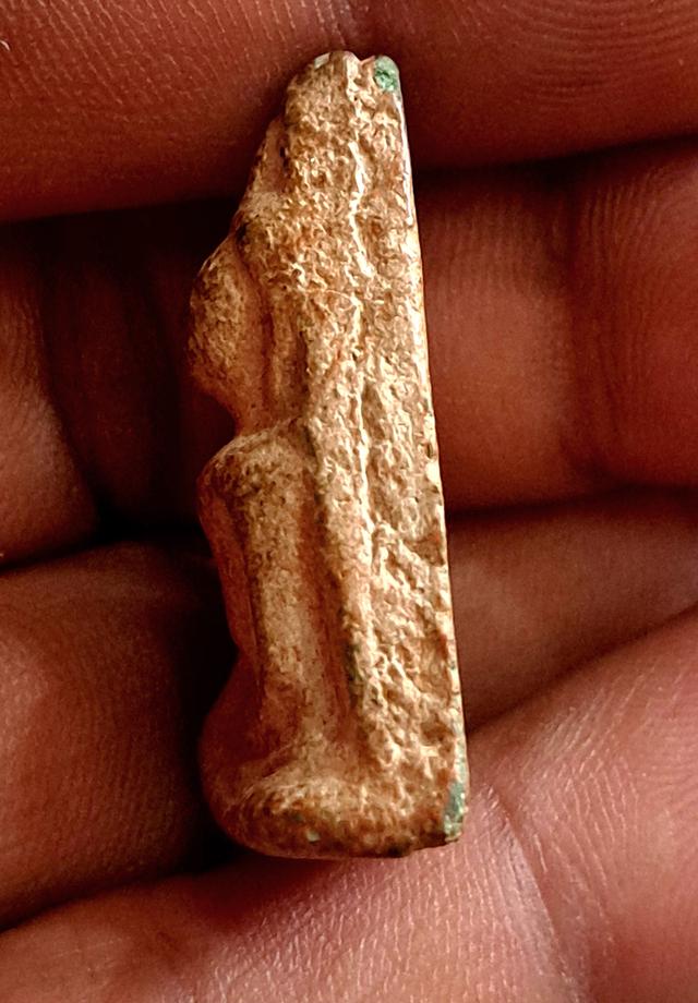 พระนางพญาเข่าโค้งเนื้อเขียว รูปที่ 4