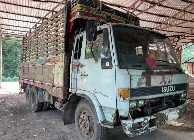 ขาย รถสิบล้อ Isuzu ปี 47 2