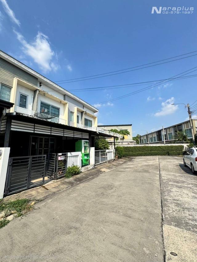 69030198 : ขายทาวน์เฮ้าส์ 2 ชั้น ขนาด 3 ห้องนอน บนที่ดิน 18.20 ตารางวา หมู่บ้าน เดอะคอนเนค ทางด่วนวัชรพล สายไหม บ้านสวย โครงการดี น่าอยู่ ในราคาคุ้มแส 2