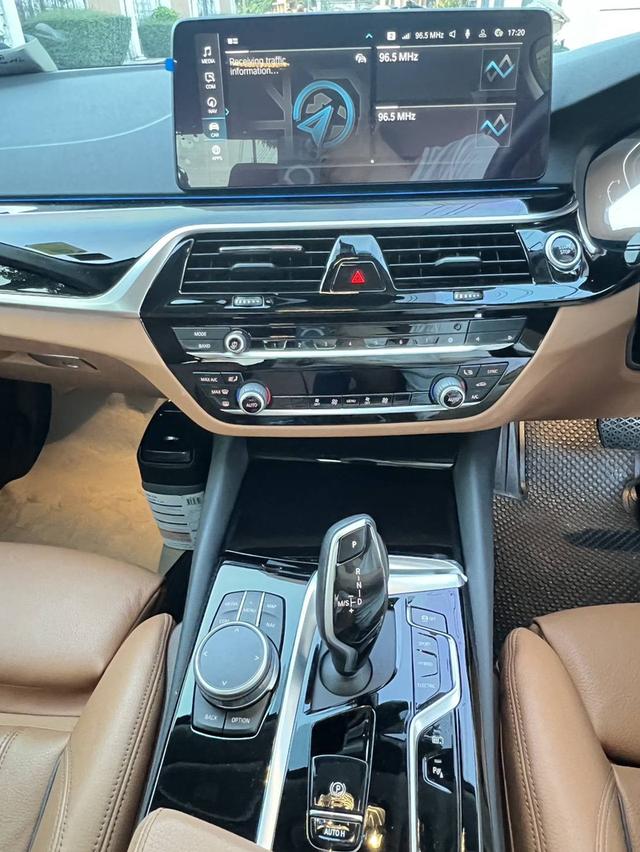 ขายรถบ้าน เจ้าของขายเอง Bmw series5 530e elite lci 2022✅ ออกศูนย์ Millennium Auto  มือเดียว ✅ วิ่ง 62,000 km รับประกันเลขไมล์แท้ ✅ เครื่องเบนซิน - ไฮบ รูปที่ 9