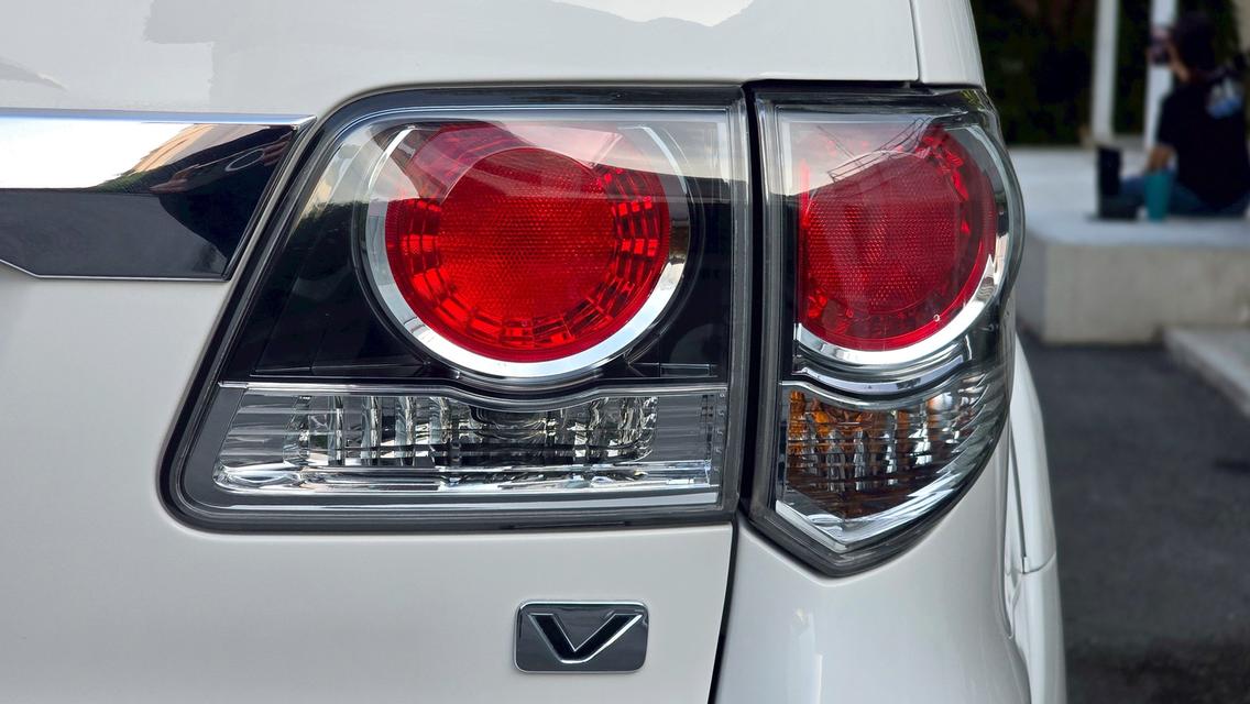 รหัสรถ WB36 Toyota Fortuner 2.5V A/t (Minorchange ตัวสุดท้าย ล้อดำ ภายในดำ ) ปี  2015 16