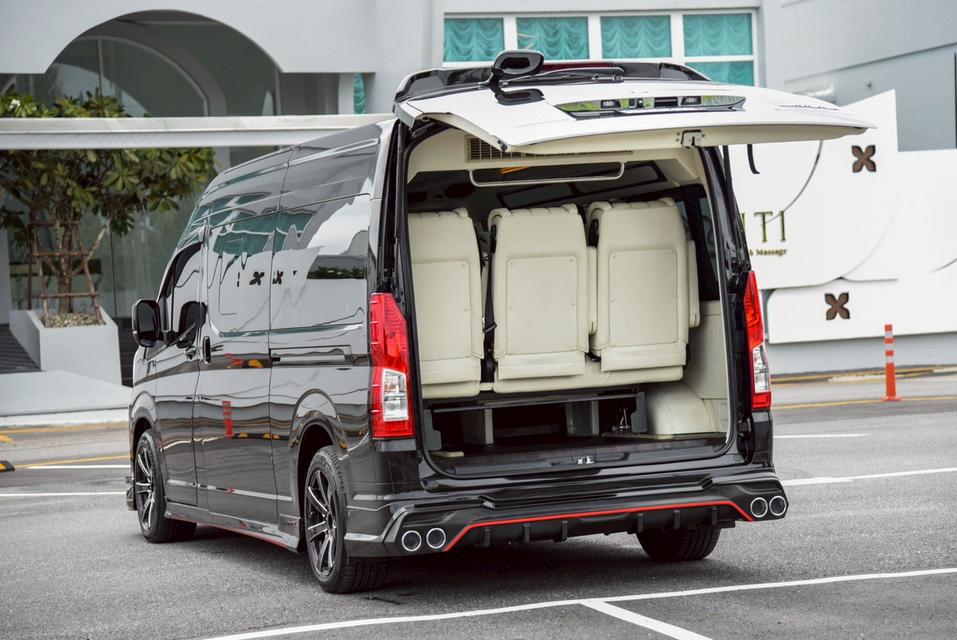 TOYOTA COMMUTER 2.8 AT 2021 ไมล์ 95,000 กม. แต่ง VVIP เกือบล้าน 18