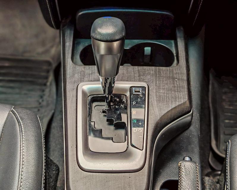 2021 TOYOTA FORTUNER 2.4V 8